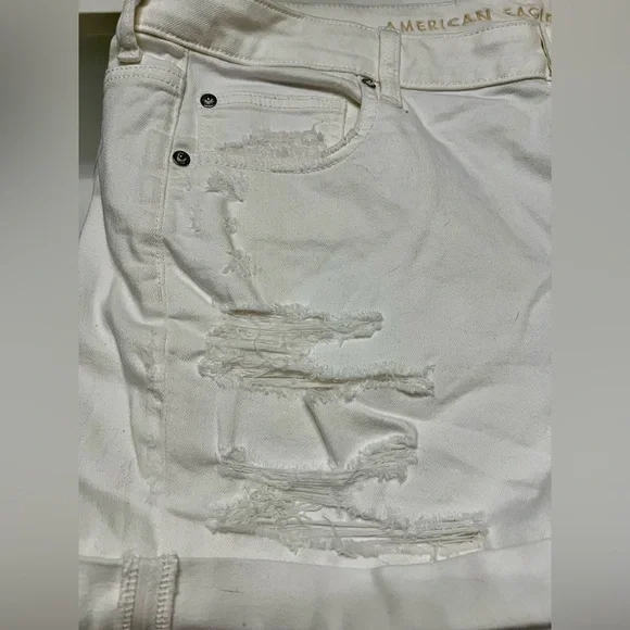 Like New! American Eagle Outfitters Women's White Denim Shorts. Size 20 - Picture 2 of 6